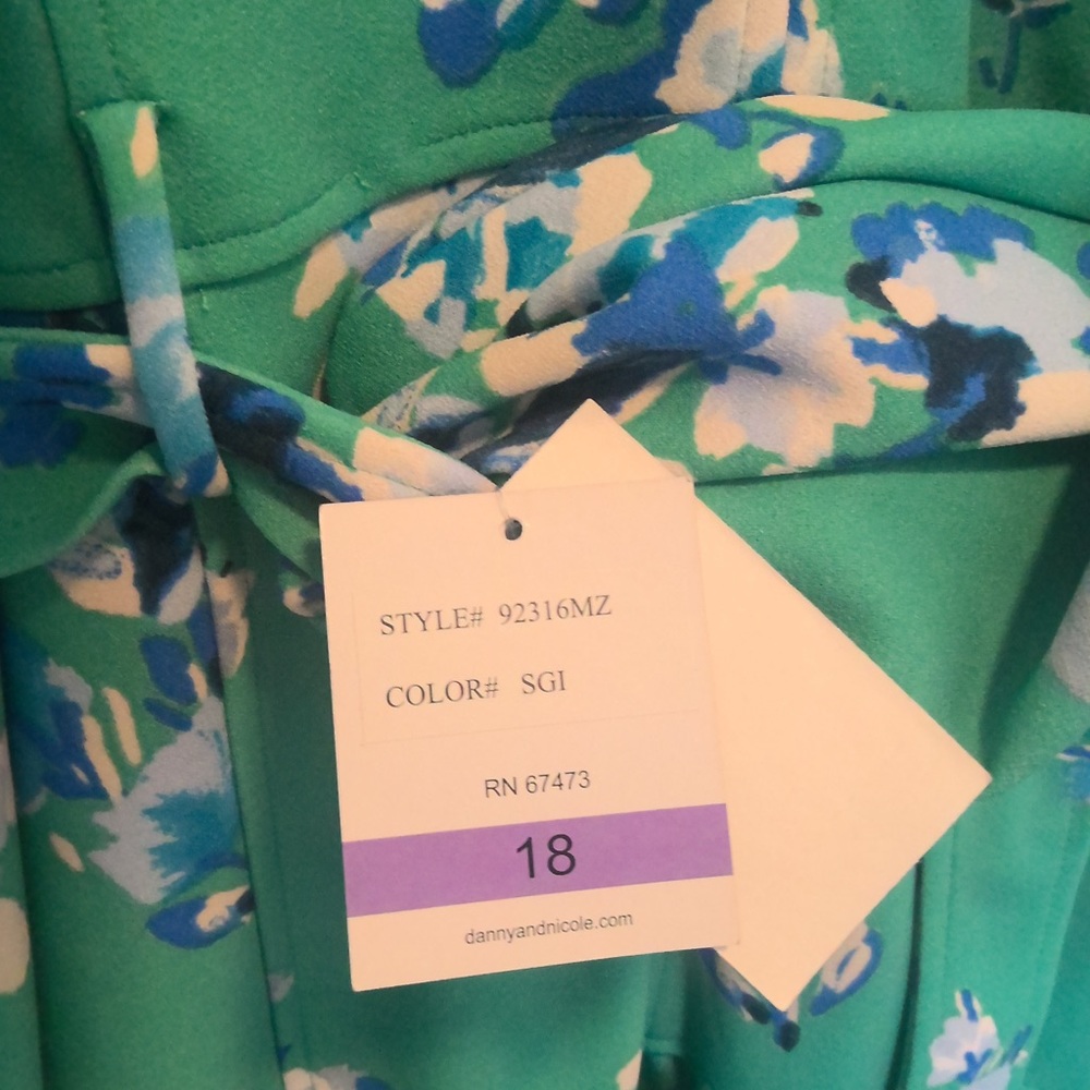 NWT Danny & Nicole Green & Blue Floral Collared V-Neck Belted Dress 18 - Picture 3 of 14